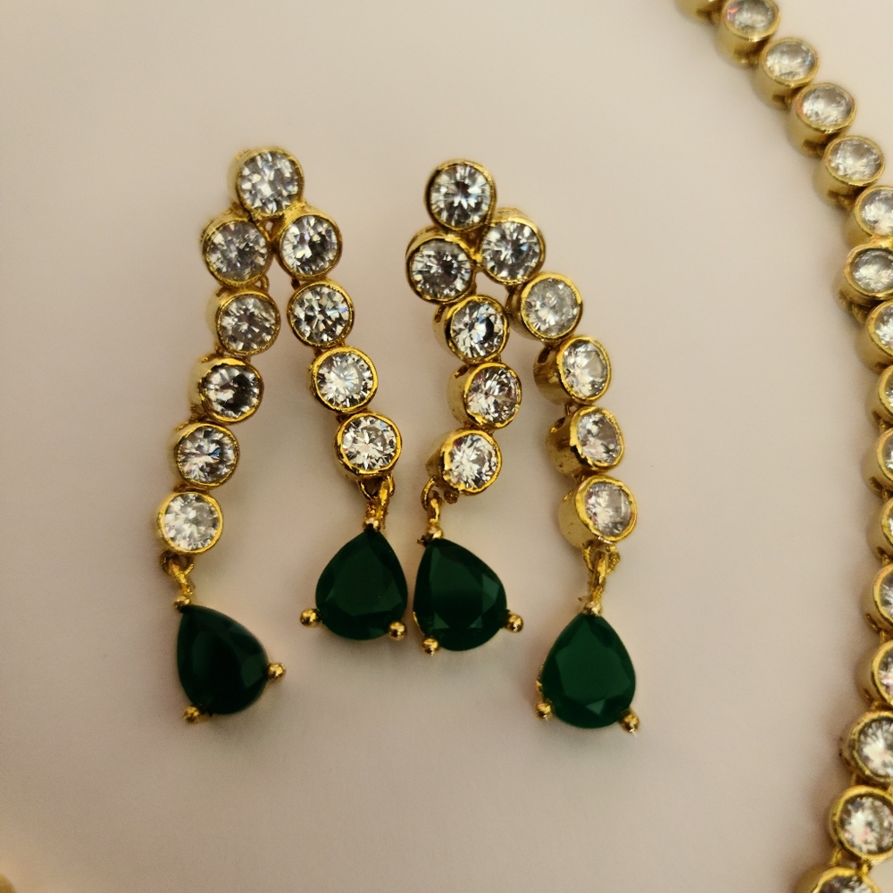 Green & gold Pakistani/Indian earrings & necklace